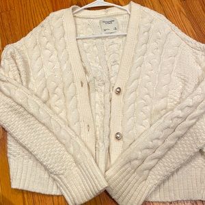 Abercrombie white cable knit cardigan with Pearl buttons